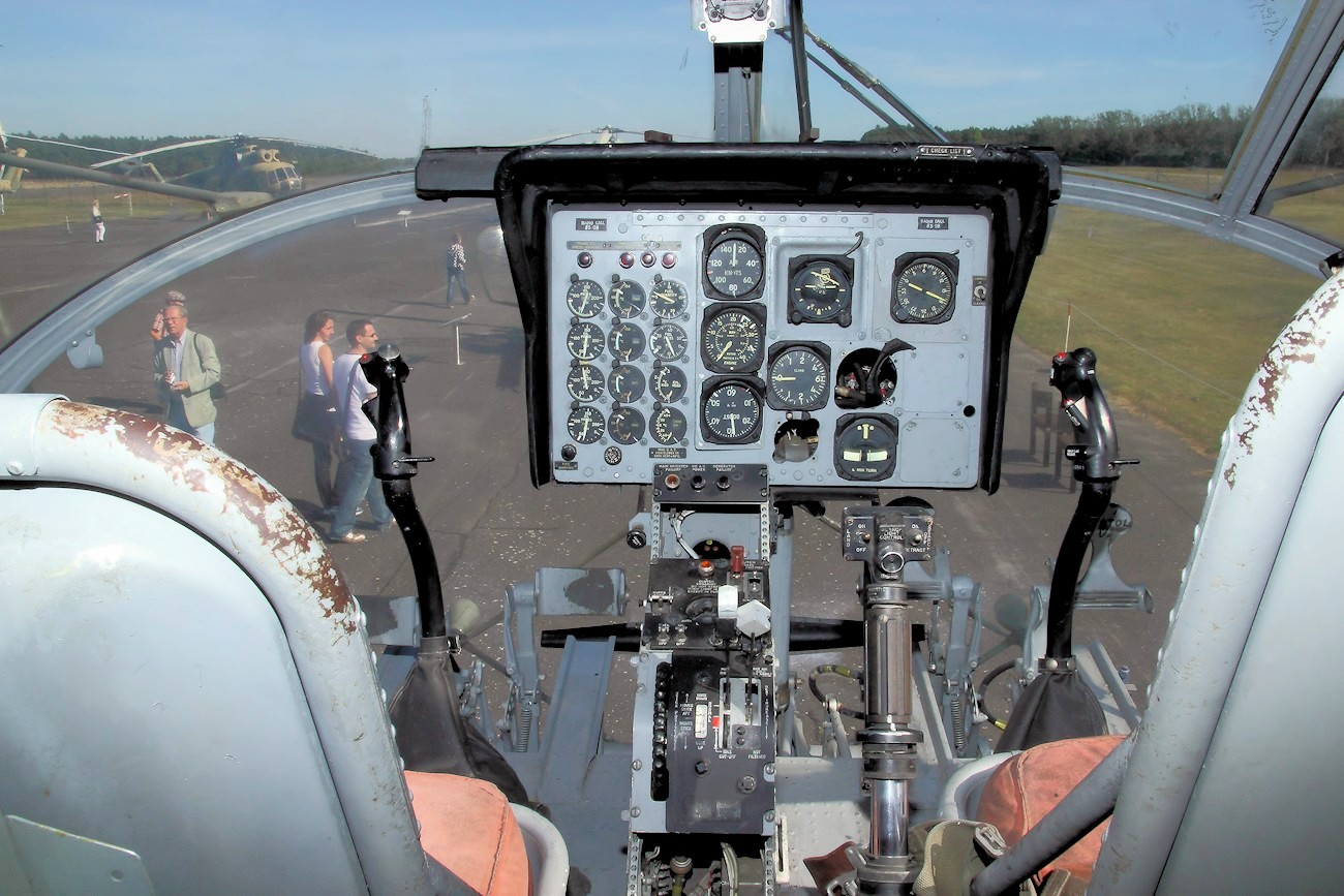 Boeing-Vertol H-21 - Cockpit