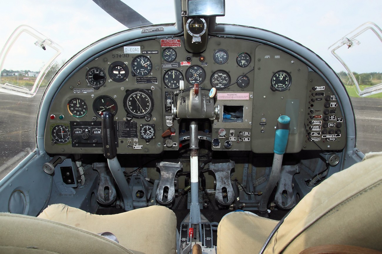 Dornier DO 27 A4 - Cockpit