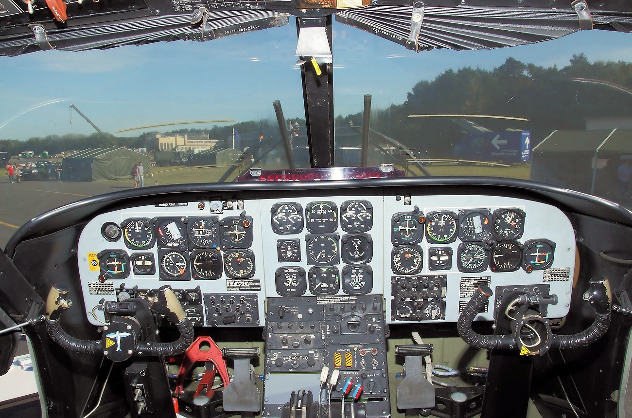 Dornier Do 28 D-2 Skyservant - Cockpit