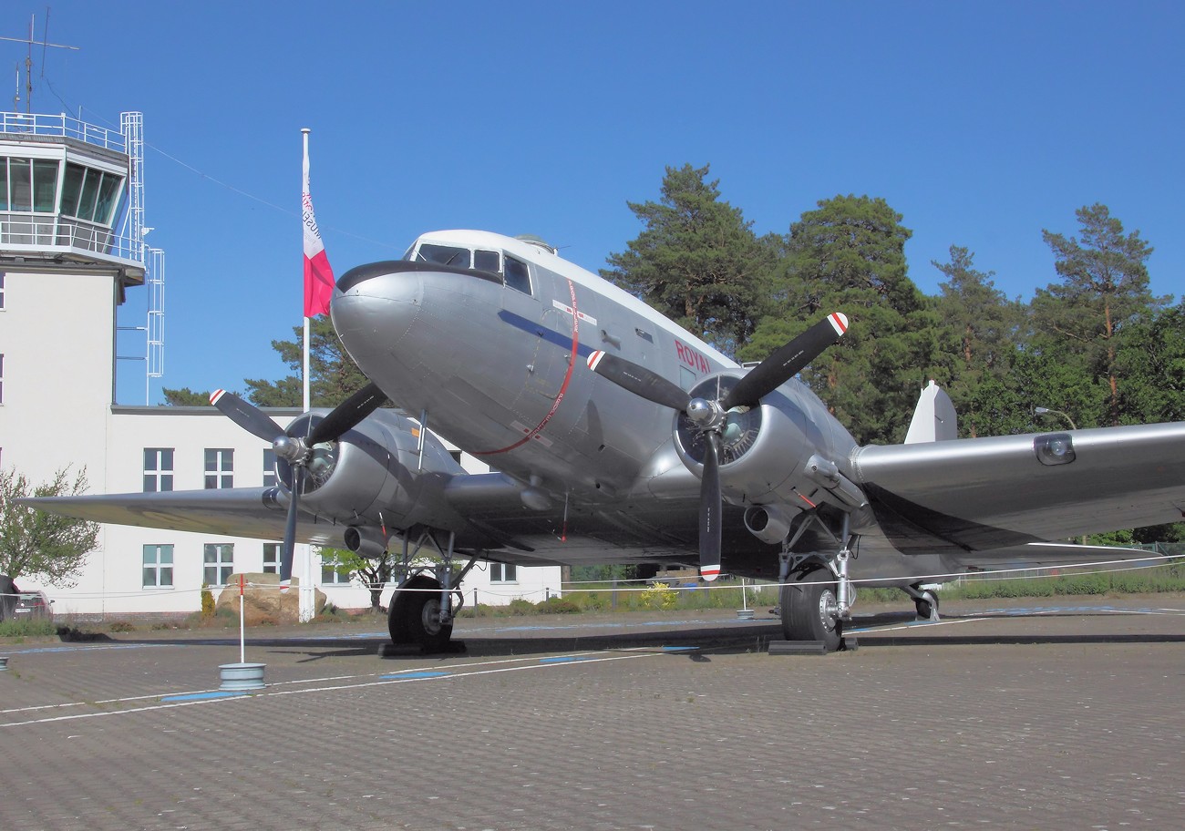 Douglas C-47 Dakota - Zweiter Weltkrieg