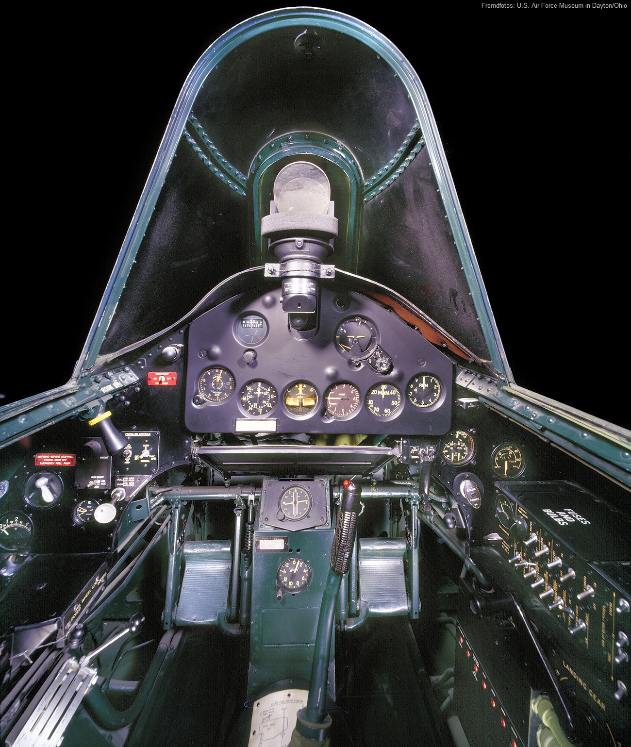 Grumman FM-1 - F4F-4 Wildcat - Cockpit