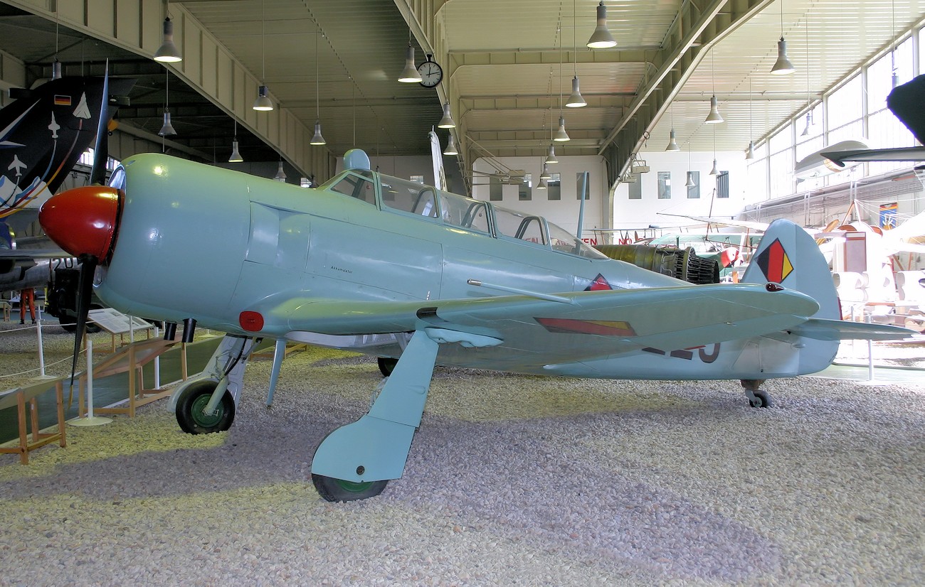 Jakowlew Jak-11 - Schulflugzeug