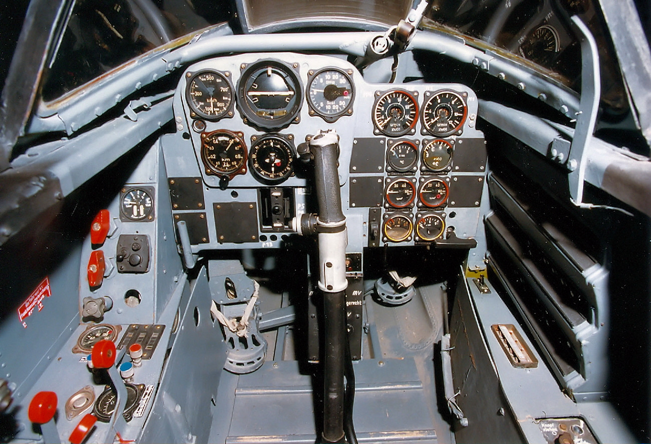 Messerschmitt Me-262A Schwalbe - Cockpit