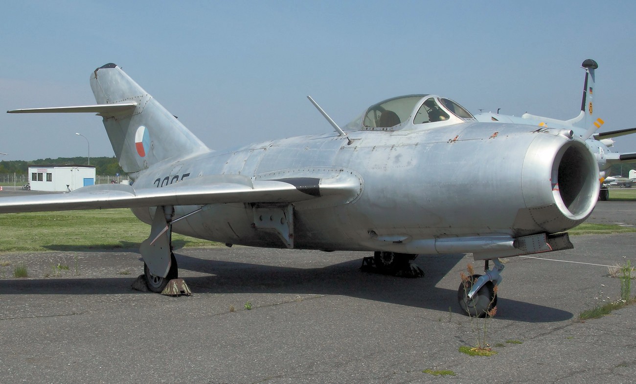 MiG-15 BIS - Düsenflugzeug