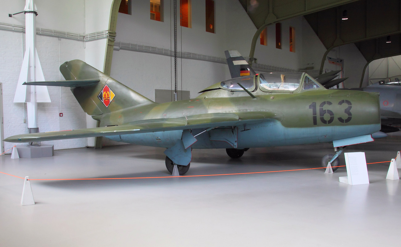 MiG-15 UTI, Mikojan-Gurewitsch