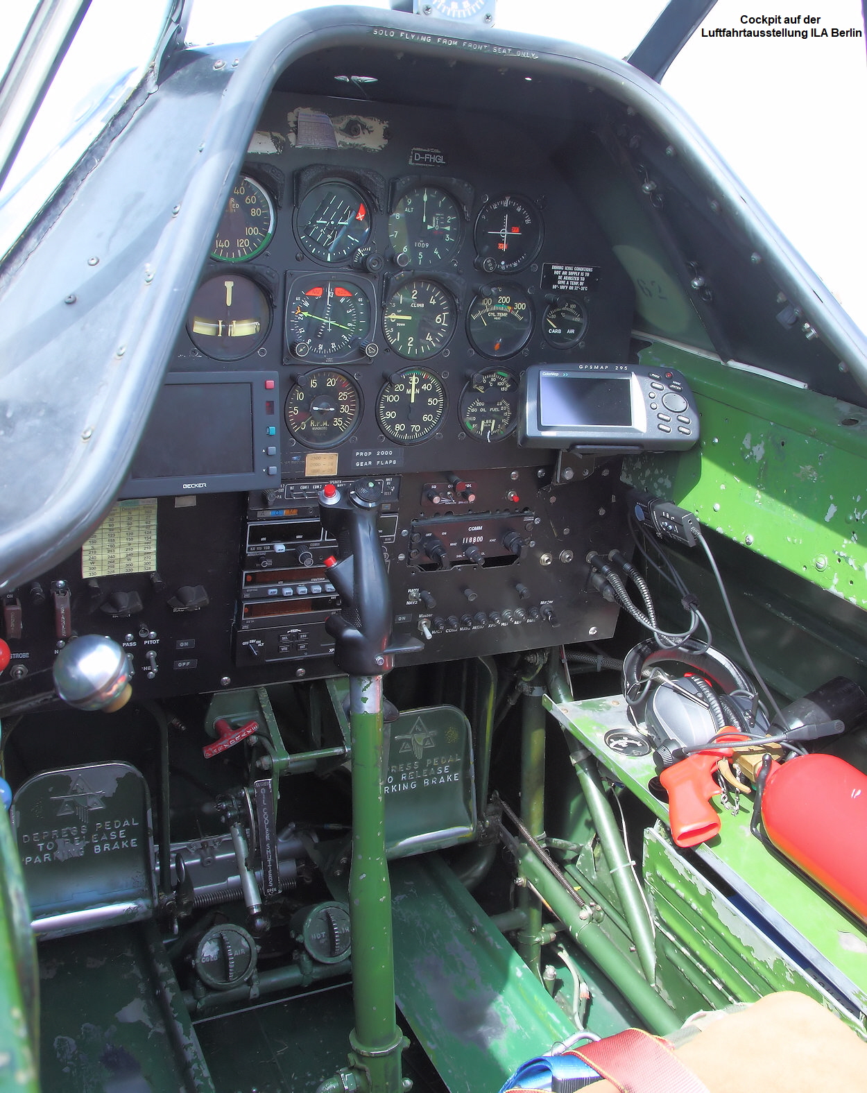 North American T-6 - Cockpit