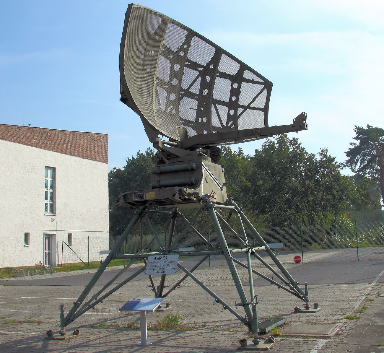 RSB B1 - Aerodrome Surveillance Radar - stationäres Flughafenrundsichtradargerät