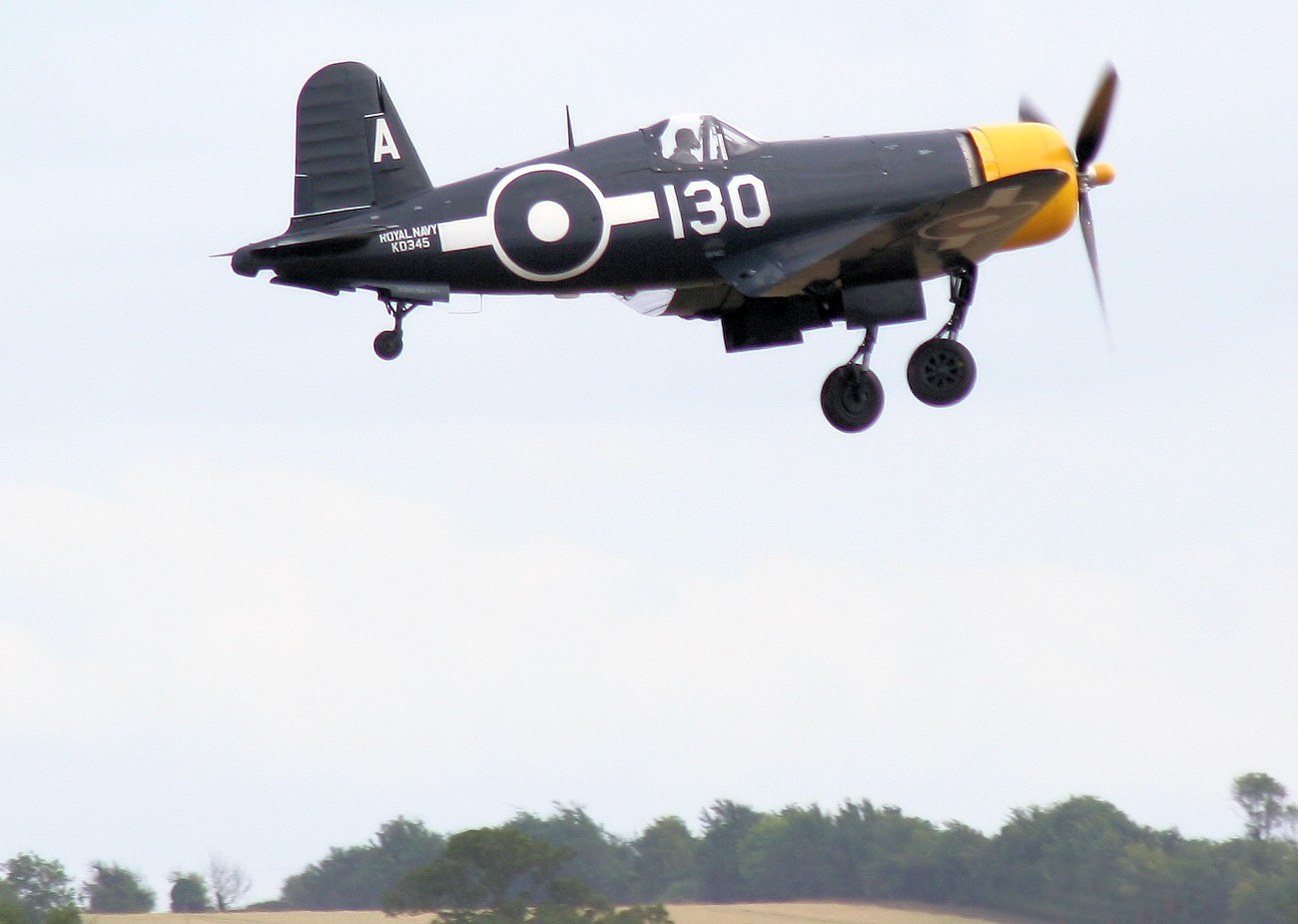 Vought F4U-4 Corsair - Flugansicht in Duxford