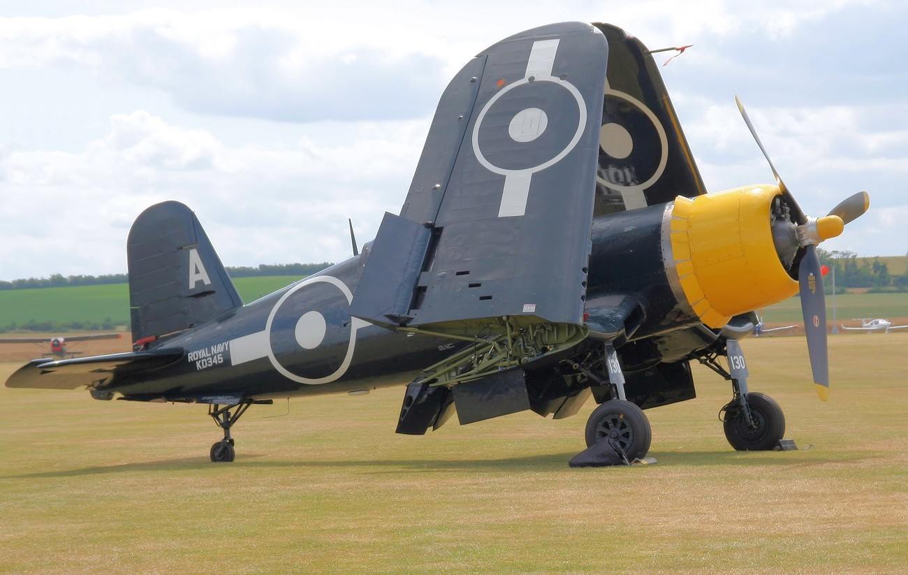 Vought F4U-4 Corsair - Flugzeug mit Knickflügel