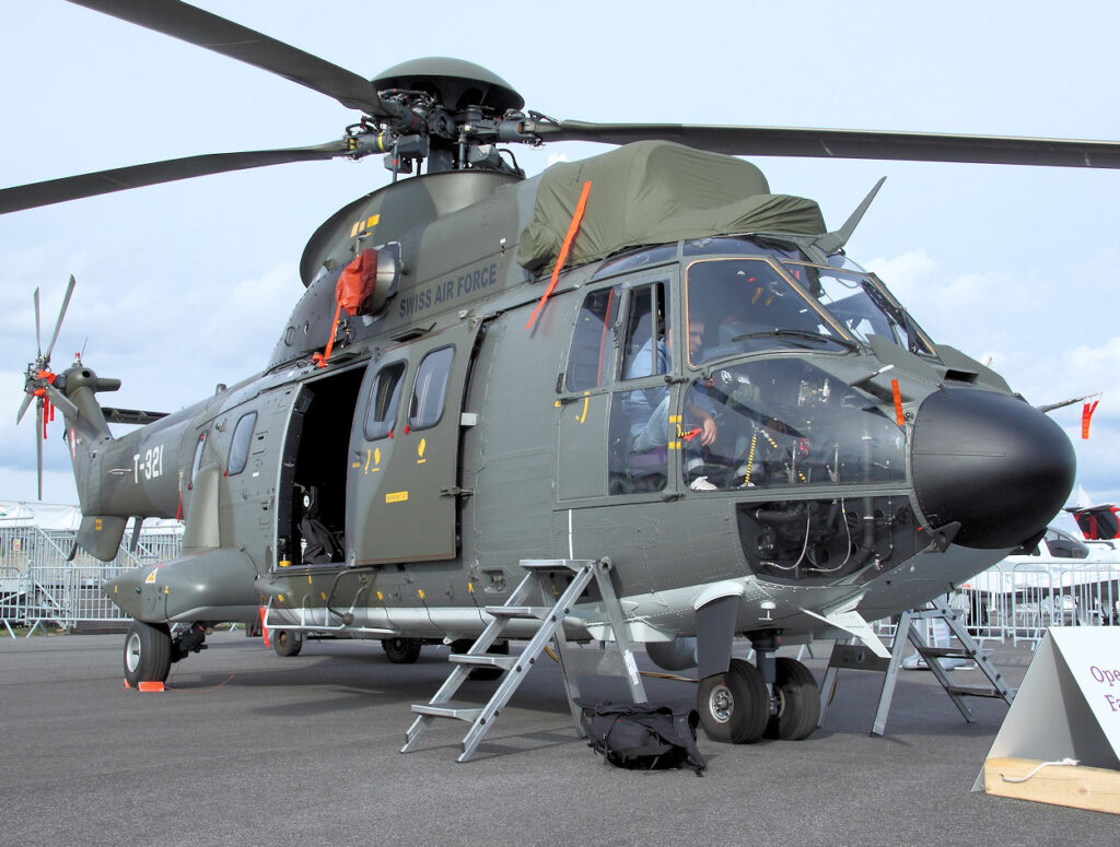 Aérospatiale AS 332 Cougar - militärischer Transporthubschrauber