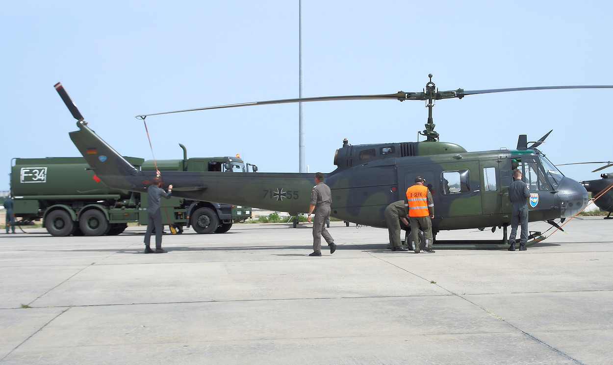 Bell UH-1D Iroquois - Hubschrauberbetankung