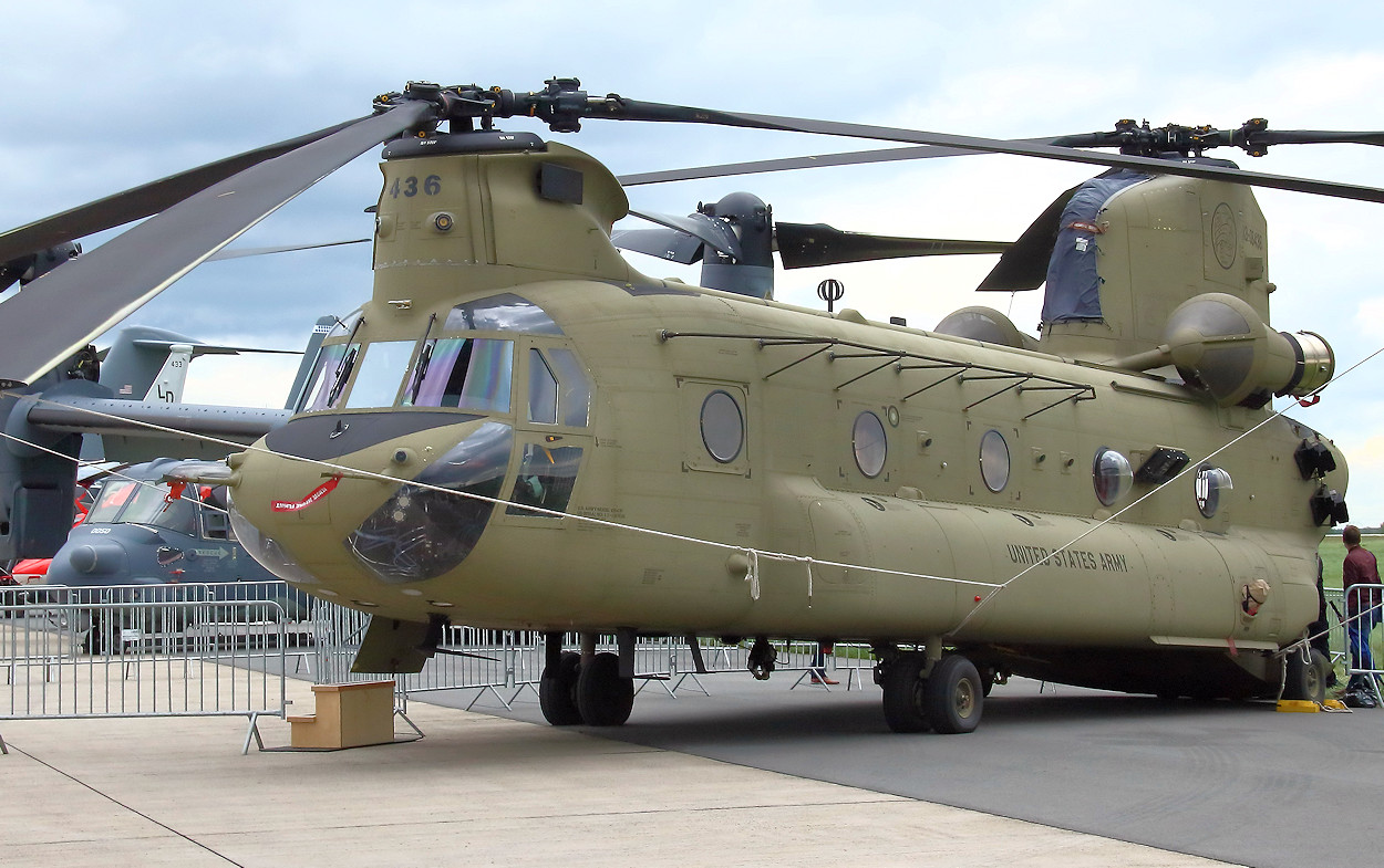 Boeing CH-47 Chinook - United States Army