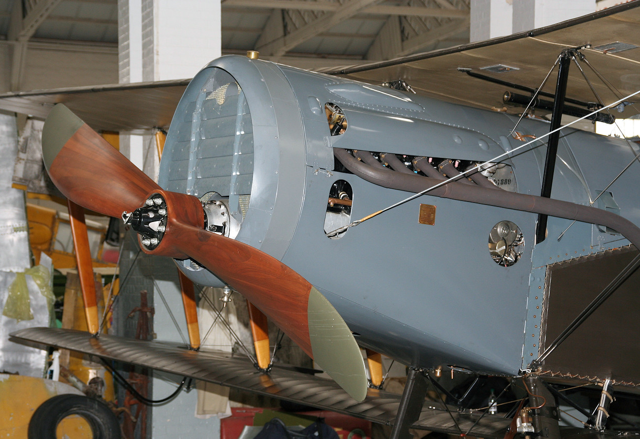 Bristol F.2 Fighter - 12-Zylinder-Reihenmotor