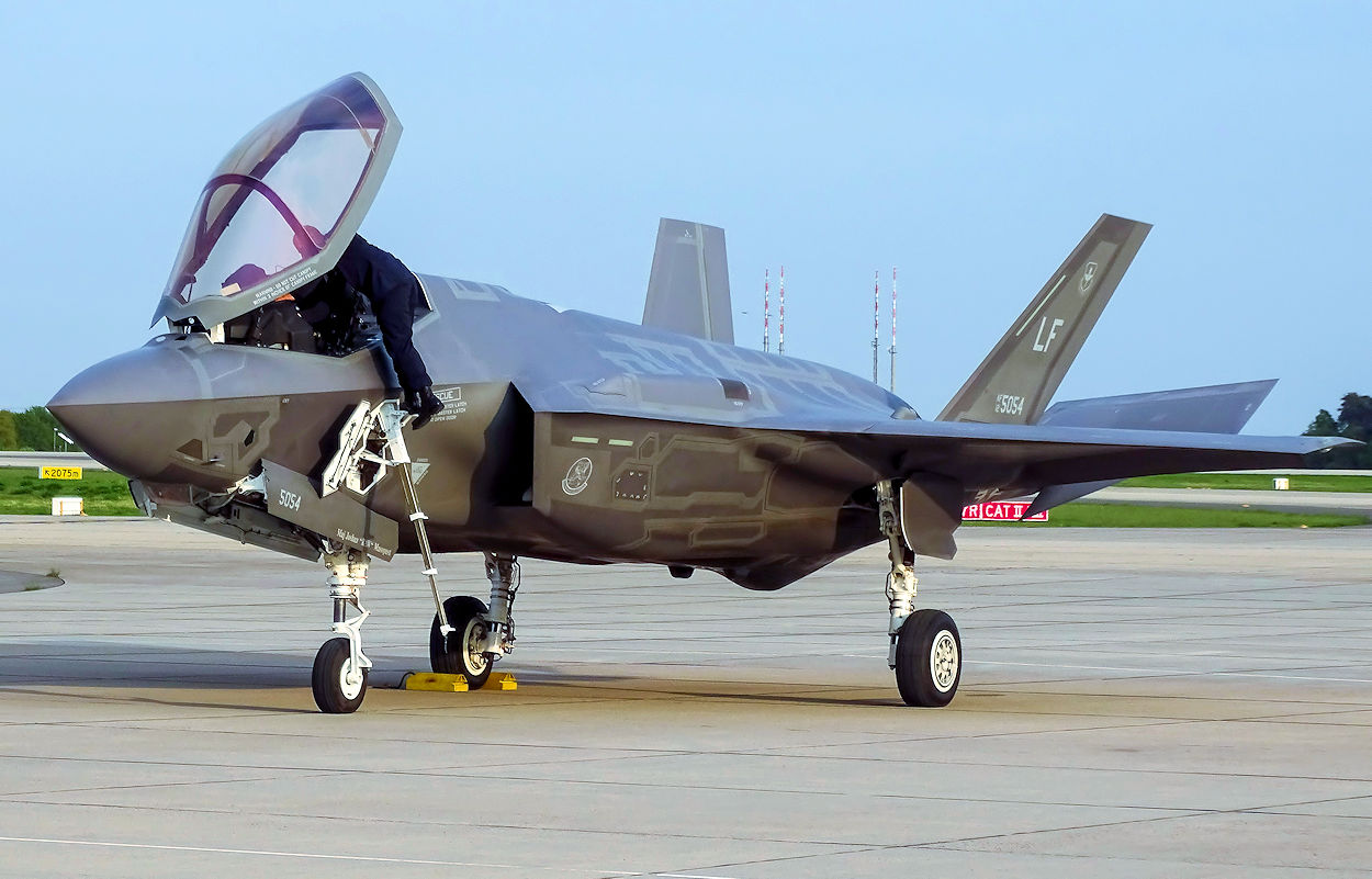 Lockheed Martin F-35 - Lightning II