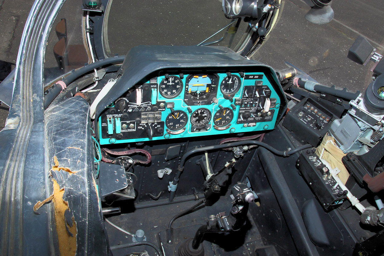 Mil Mi-24 - vorderes Cockpit