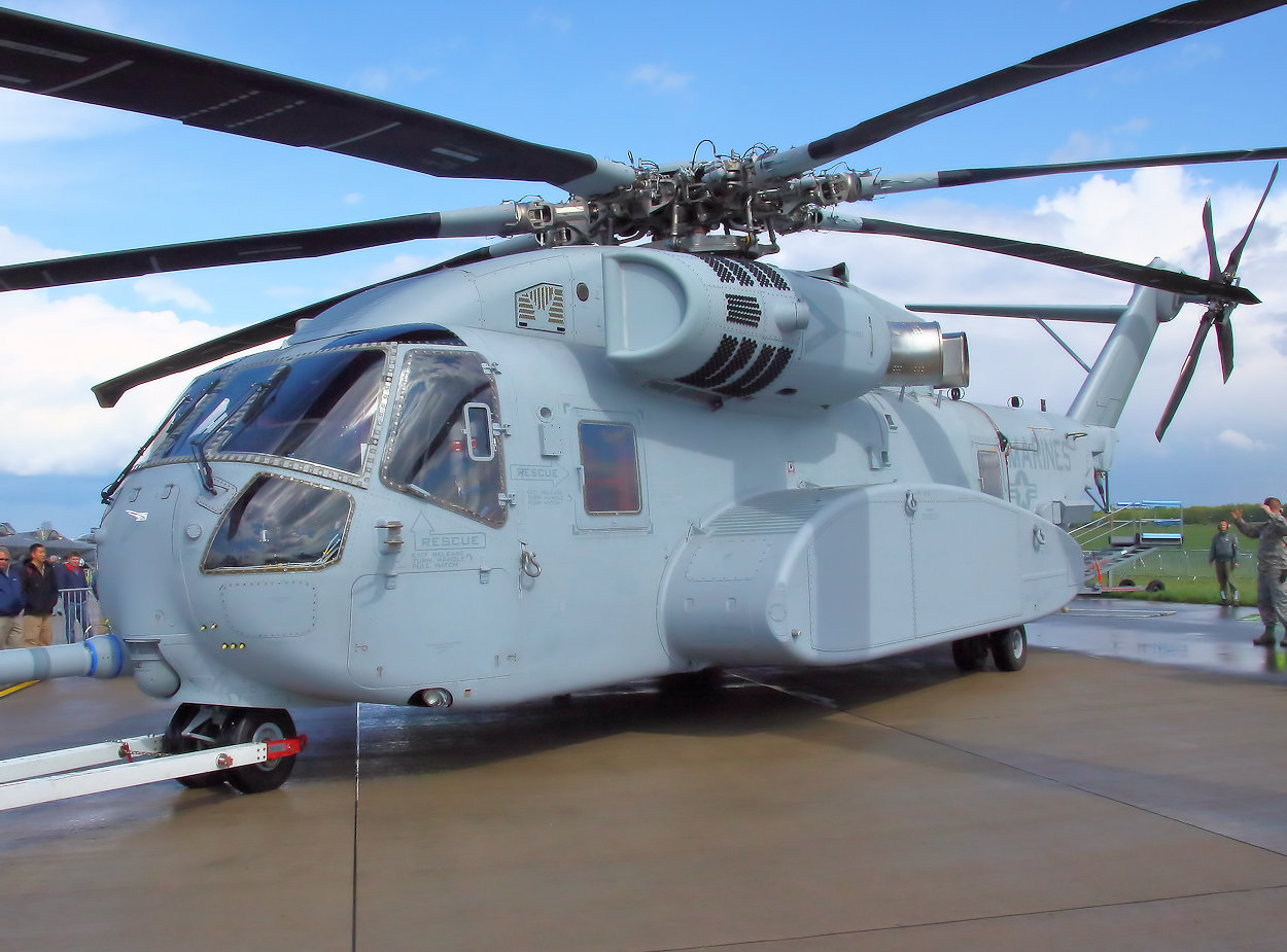 Sikorsky CH-53 King Stallion - Der größte in den US-Streitkräften verwendete Hubschrauber hat 3 Triebwerke