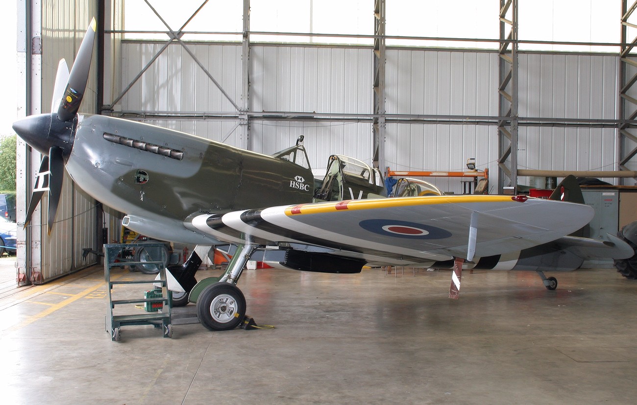 Supermarine Grace Spitfire ML-407 - zweisitzige Spitfire als Trainingsflugzeug und Aufklärer