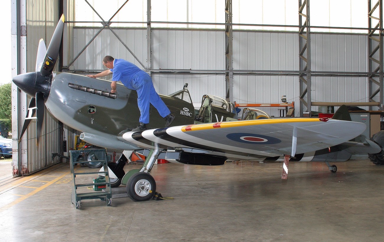 Supermarine Grace Spitfire ML-407 - zweisitzige Spitfire als Trainingsflugzeug