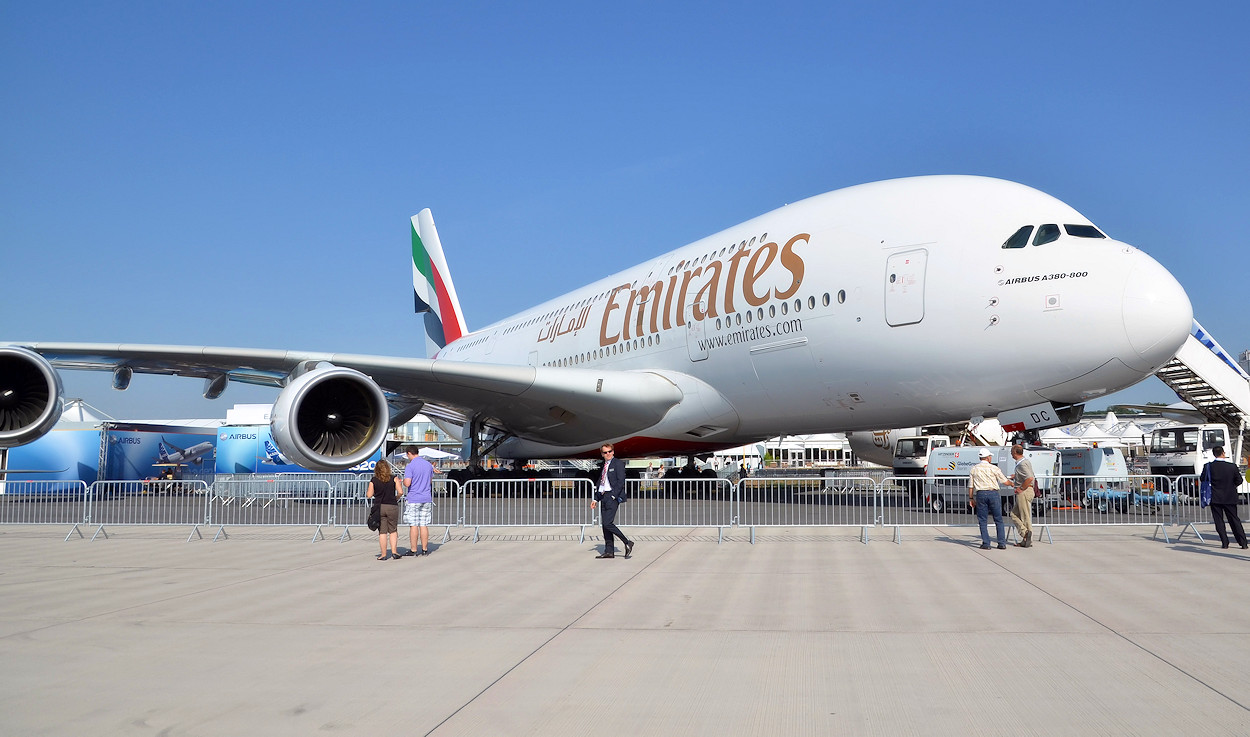 Airbus A380-800, Emirates