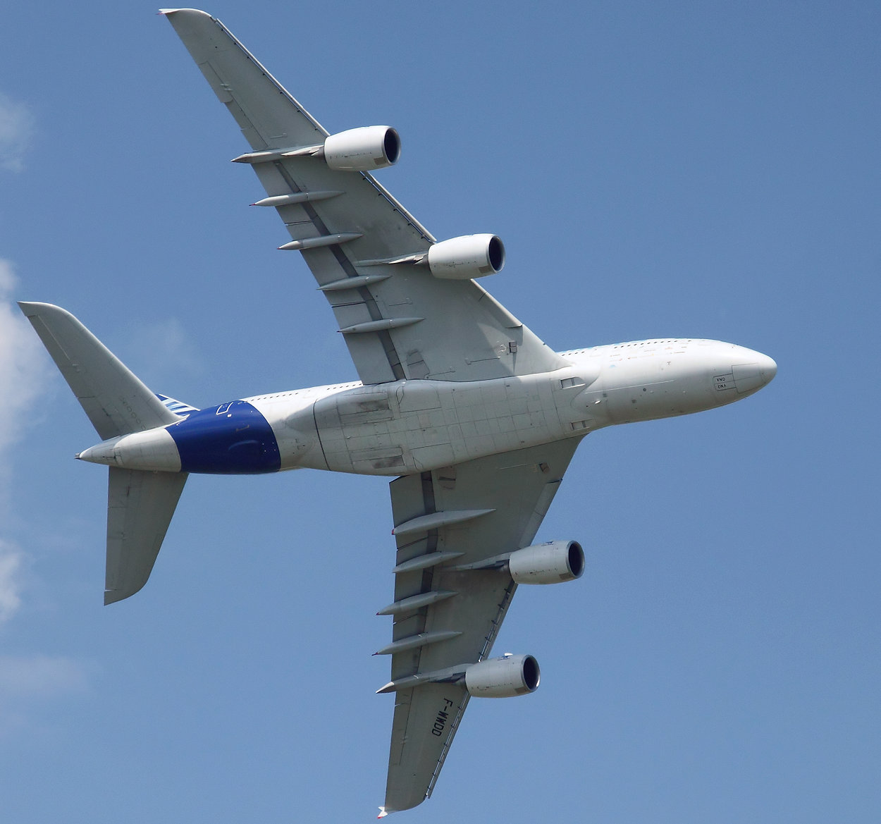 Airbus A380-800 - Überflug