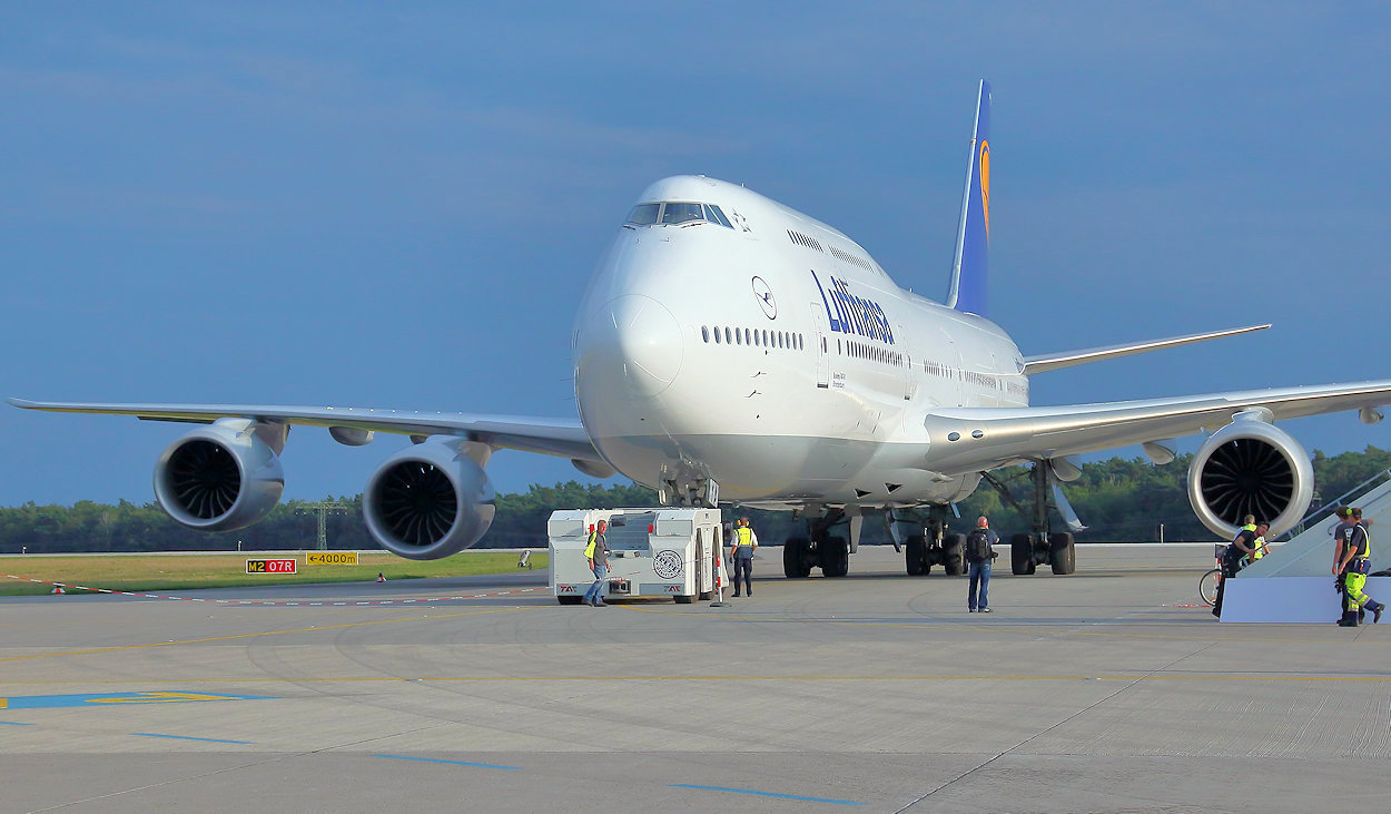 Boeing 747-8 - Verkehrsflugzeug