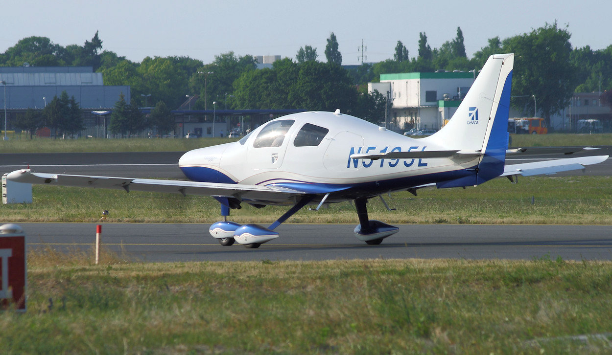 Cessna 400 Corvalis - ILA Rollfeld