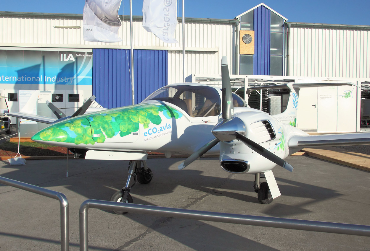Diamond DA42 New Generation - fliegt mit reinem Biotreibstoff aus Algen