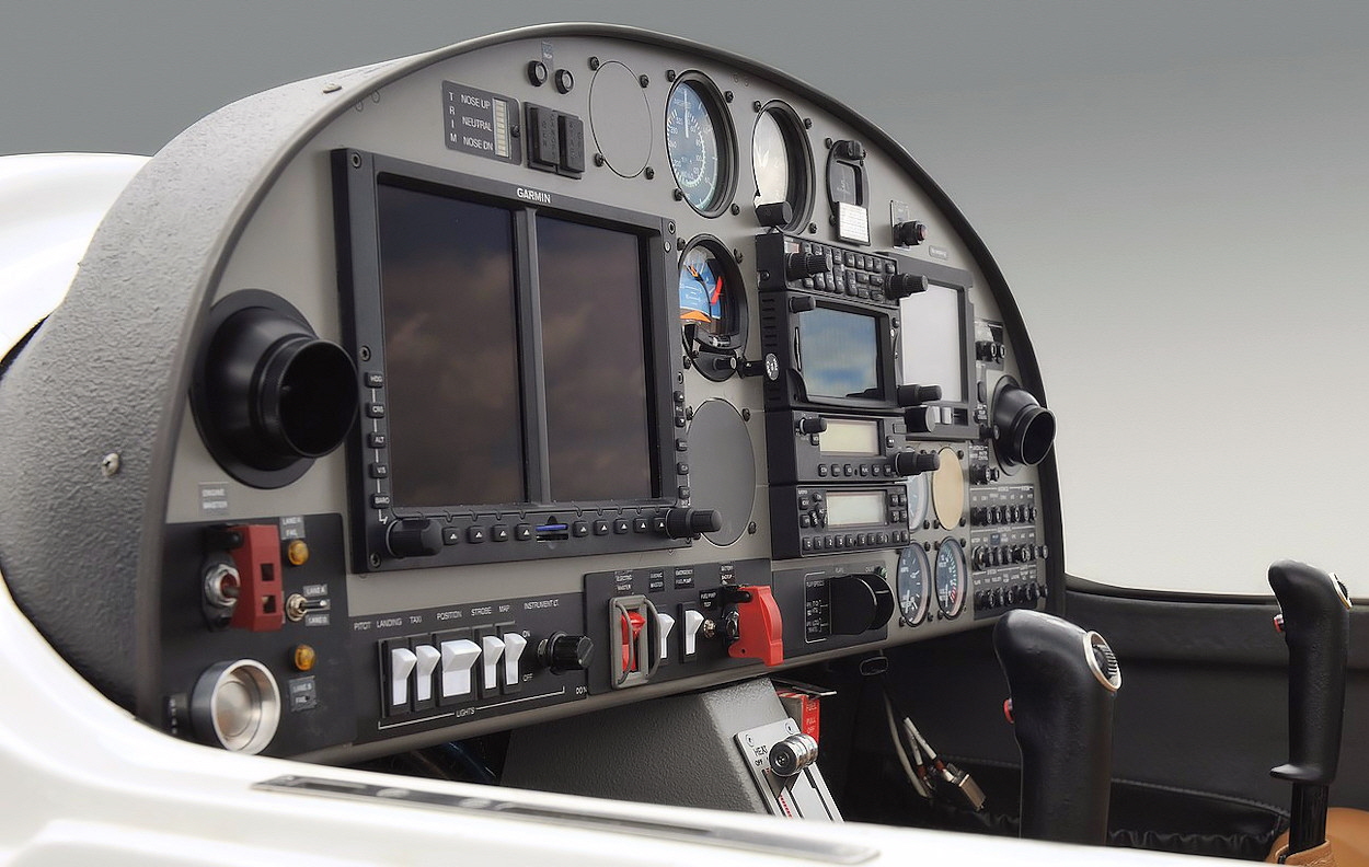 Diamond DV20E Katana - Cockpit