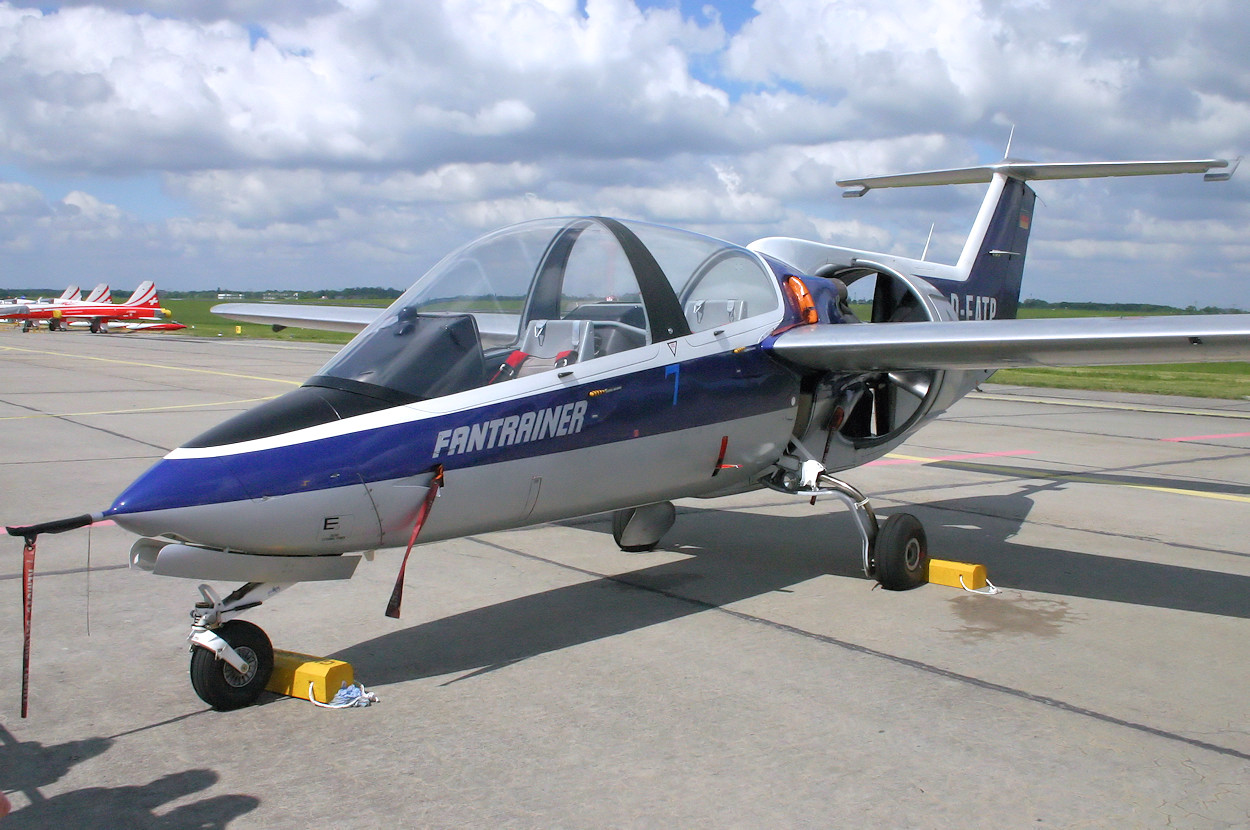 Fantrainer FT 400 - Trainingsflugzeug mit Schubpropeller