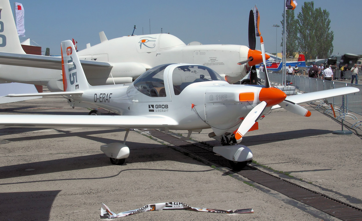 Grob G 115 E - kunstflugtaugliches Schulflugzeug mit Boxermotor