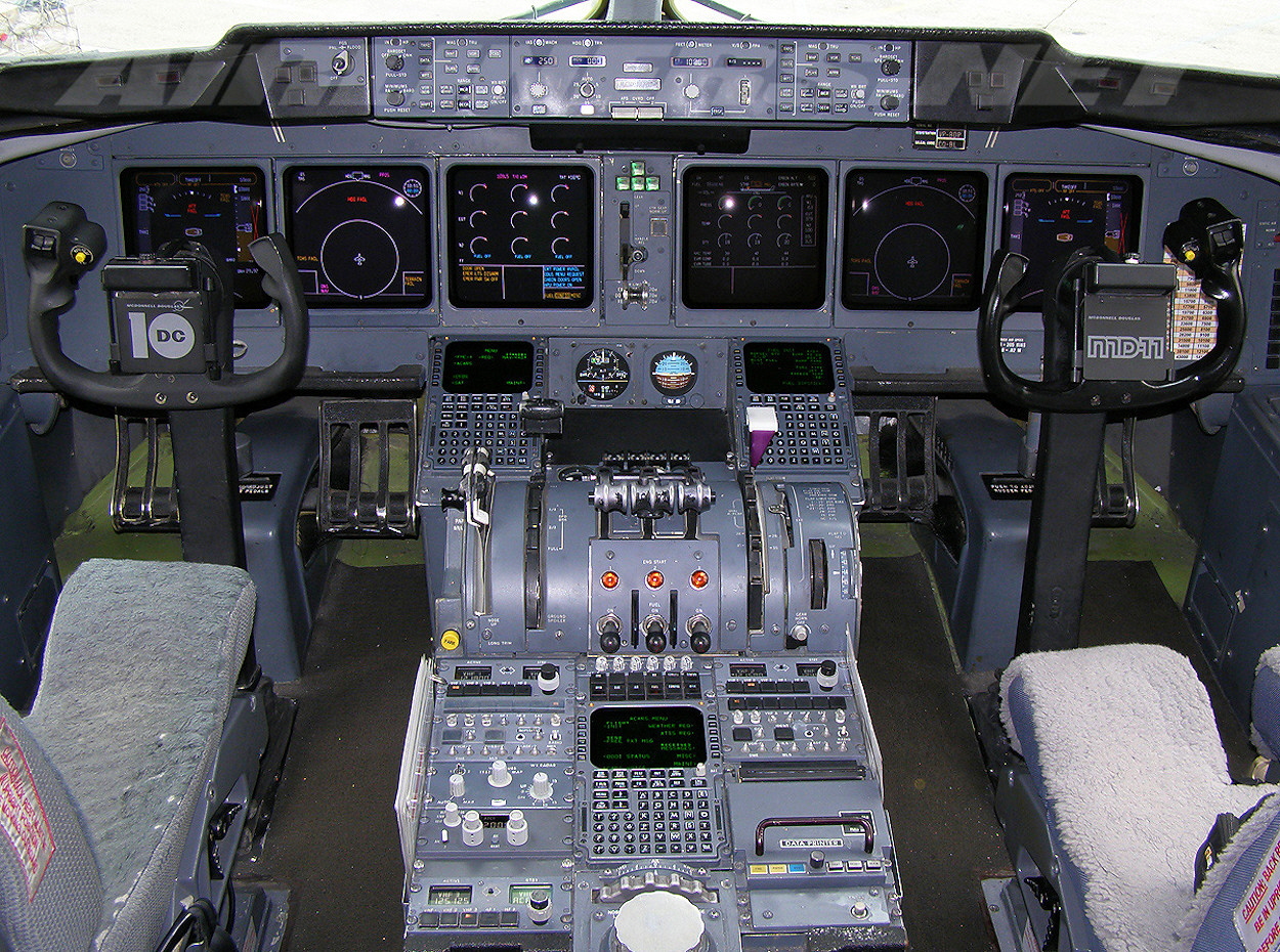 McDonnell Douglas MD-11 Cockpit