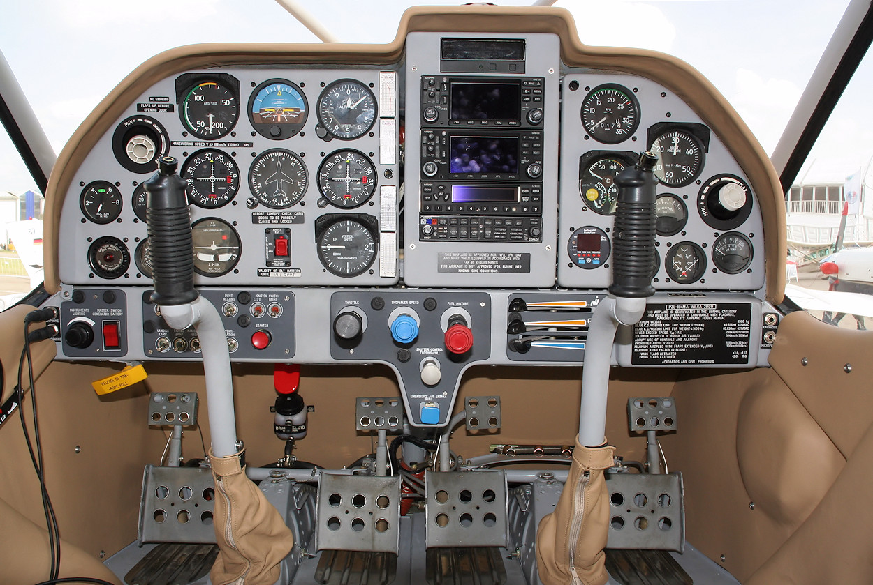 PZL 104 MA Wilga 2000 - Cockpit