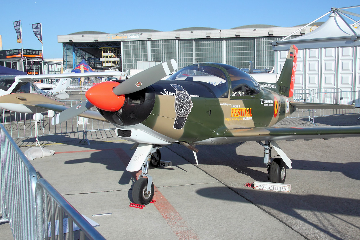 SIAI Marchetti SF-260 - Kunstflugmaschine