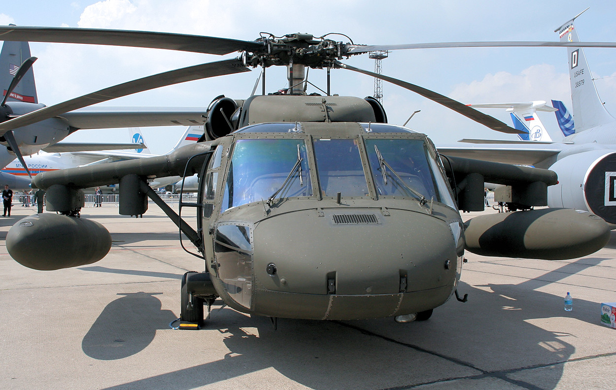 Sikorsky UH-60 L Black Hawk - Frontansicht