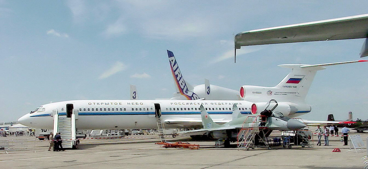 Tupolev Tu-154 dreistrahliges Passagierflugzeug auf der Luftfahrtaustellung ILA