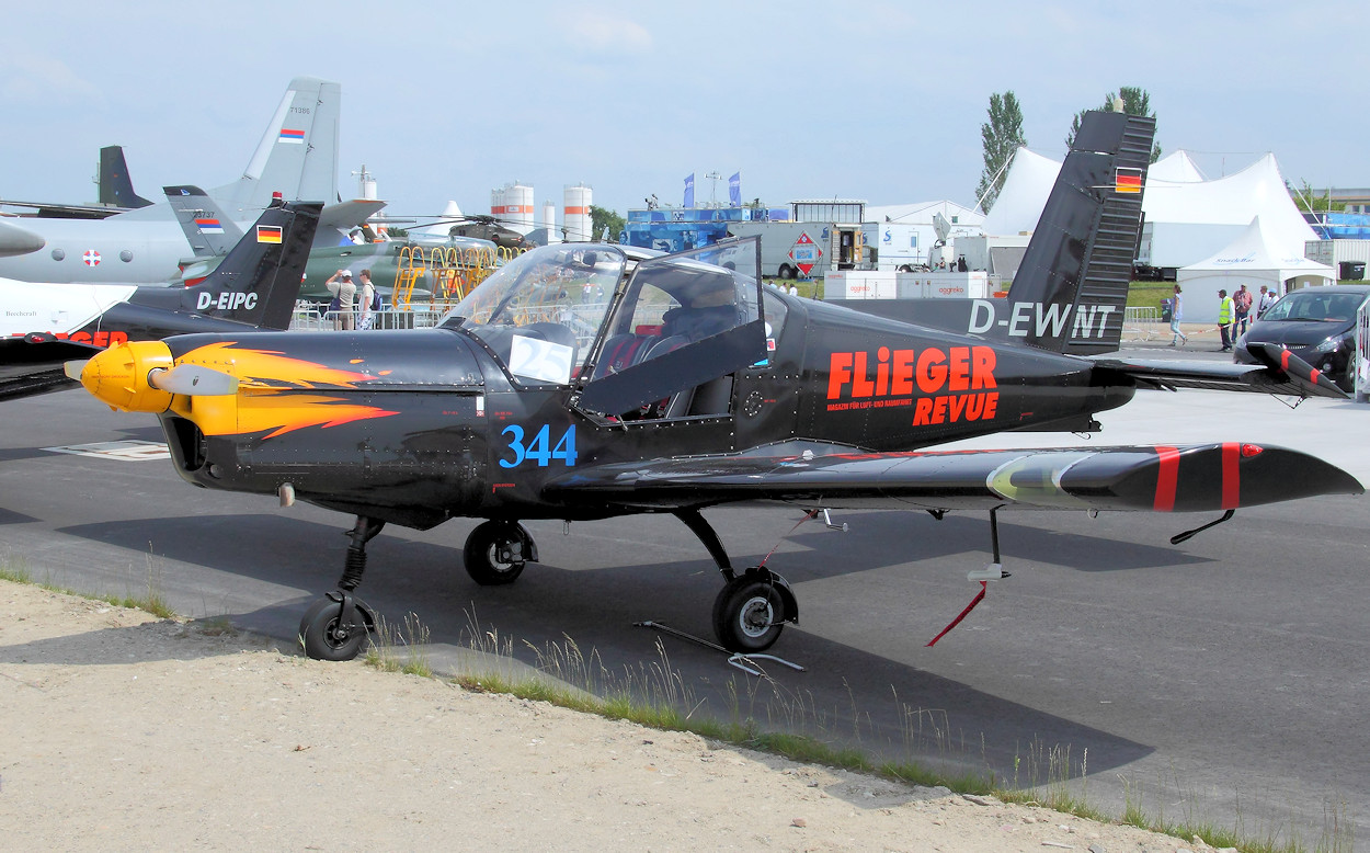 Zlin Z-42 Flieger Revue