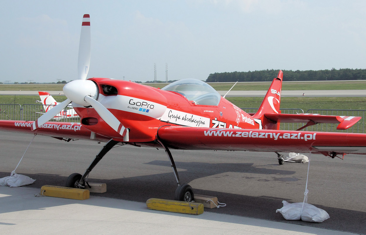 Zlin Z-50 - einmotoriges Kunstflugzeug des tschechoslowakischen Flugzeugherstellers Zlin