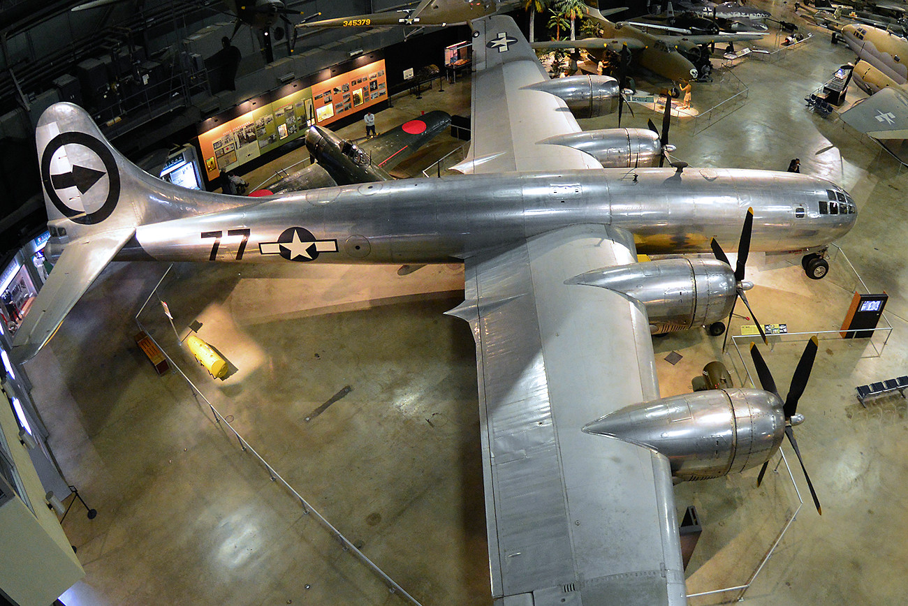 BOEING B-29 SUPERFORTRESS - warf die zweite Atombombe “Fat Man” über Nagasaki ab