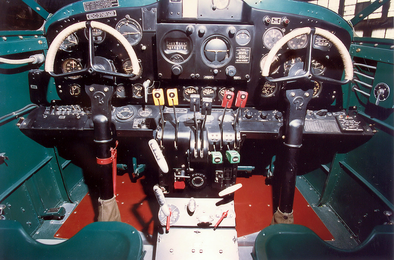Beechcraft AT-10 Wichita - Cockpit