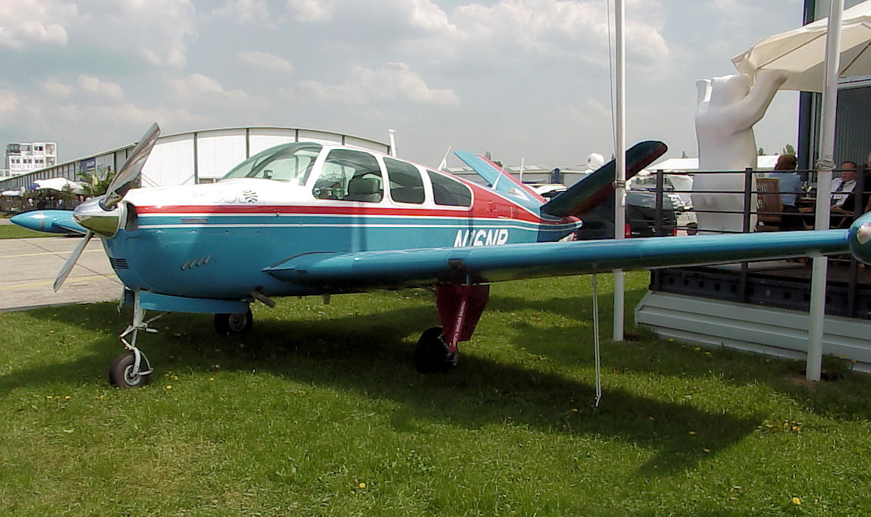 Beechcraft Bonanza V35 - V-Leitwerk