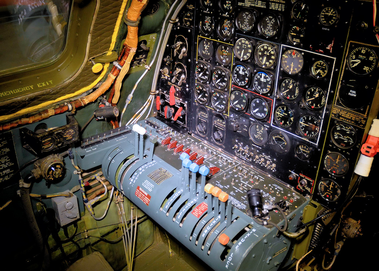 Boeing B-29 Superfortress - Cockpit-Detail