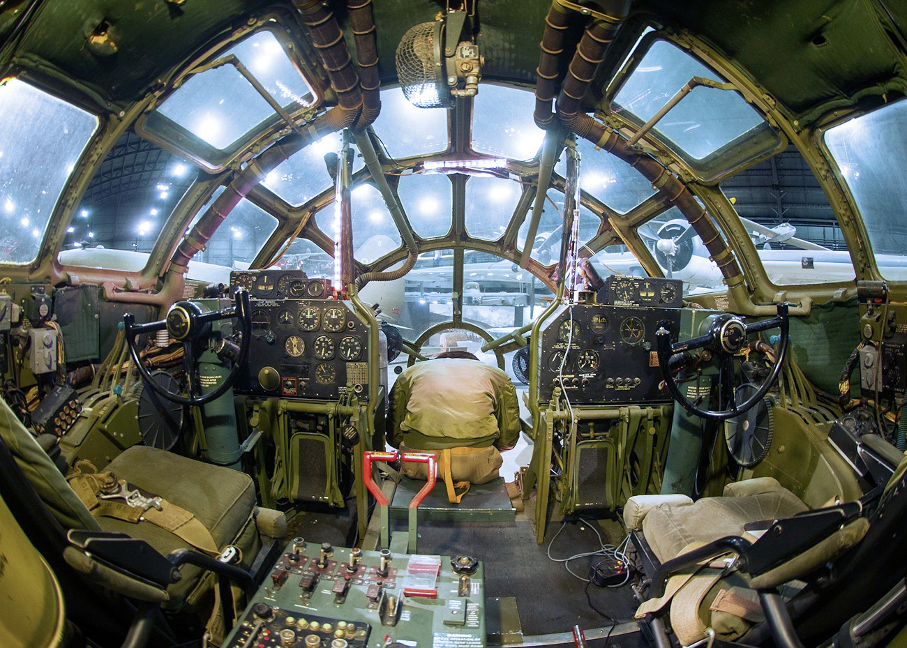 Boeing B-29 Superfortress - Cockpitansicht