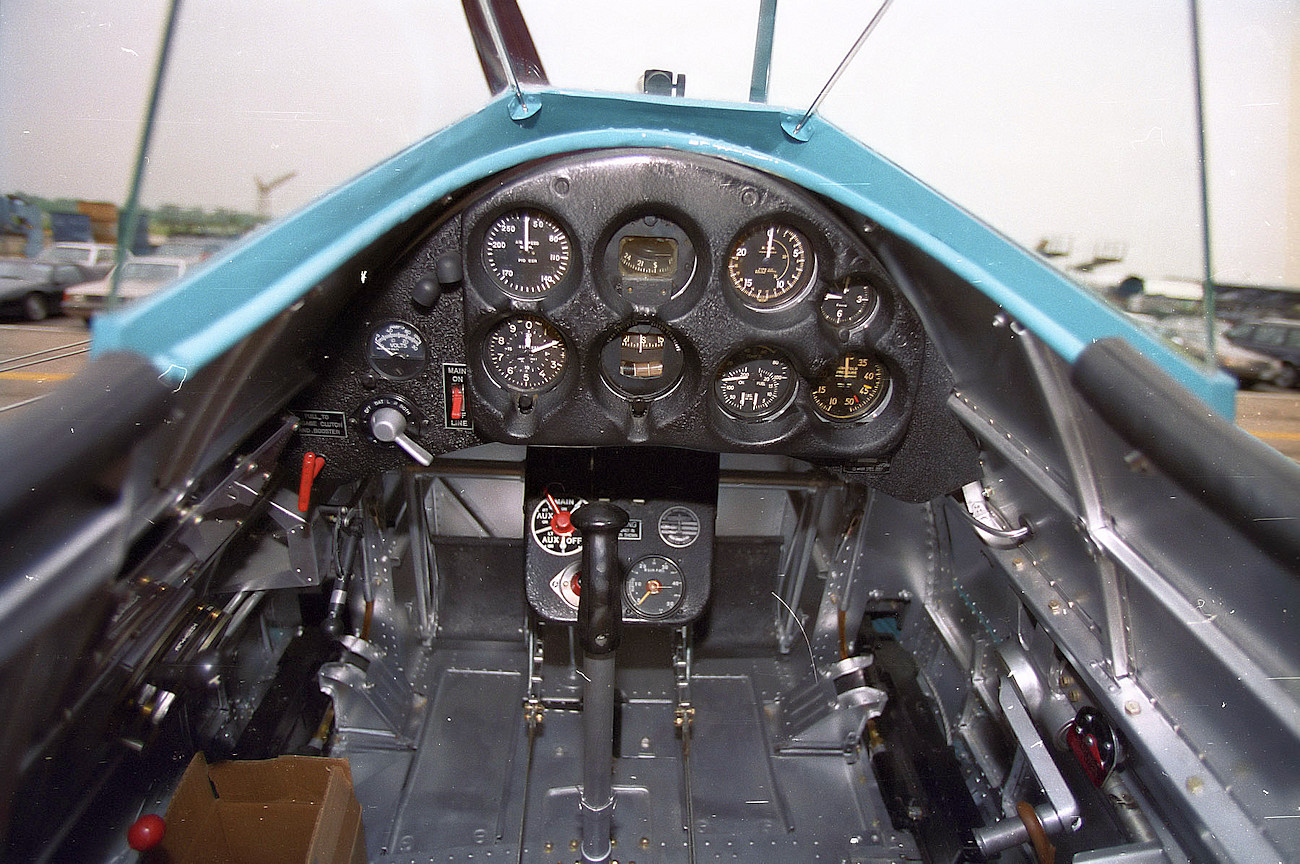 Boeing P-26A Peashooter - Cockpit