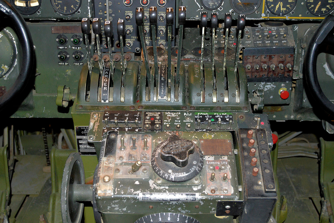 Consolidated B-24 Liberator - Cockpitdetail
