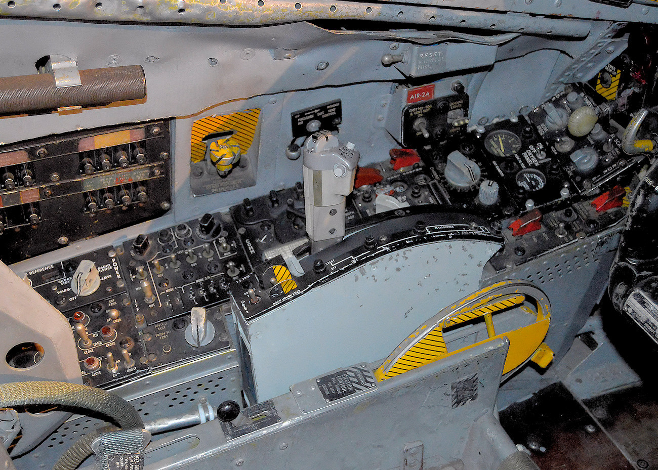 Convair F-106A Delta Dart - Cockpit links