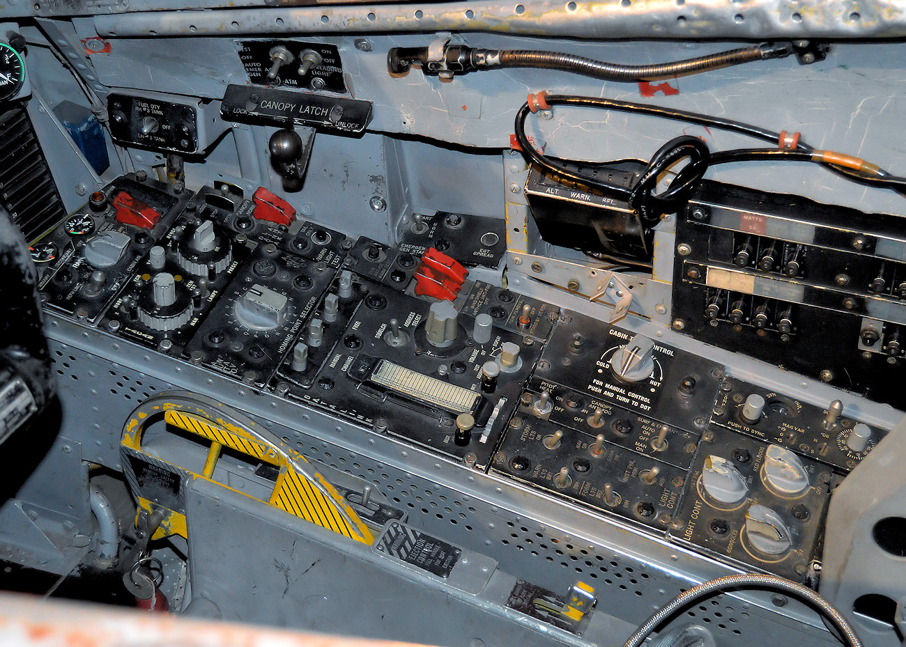 Convair F-106A Delta Dart - Cockpit rechts