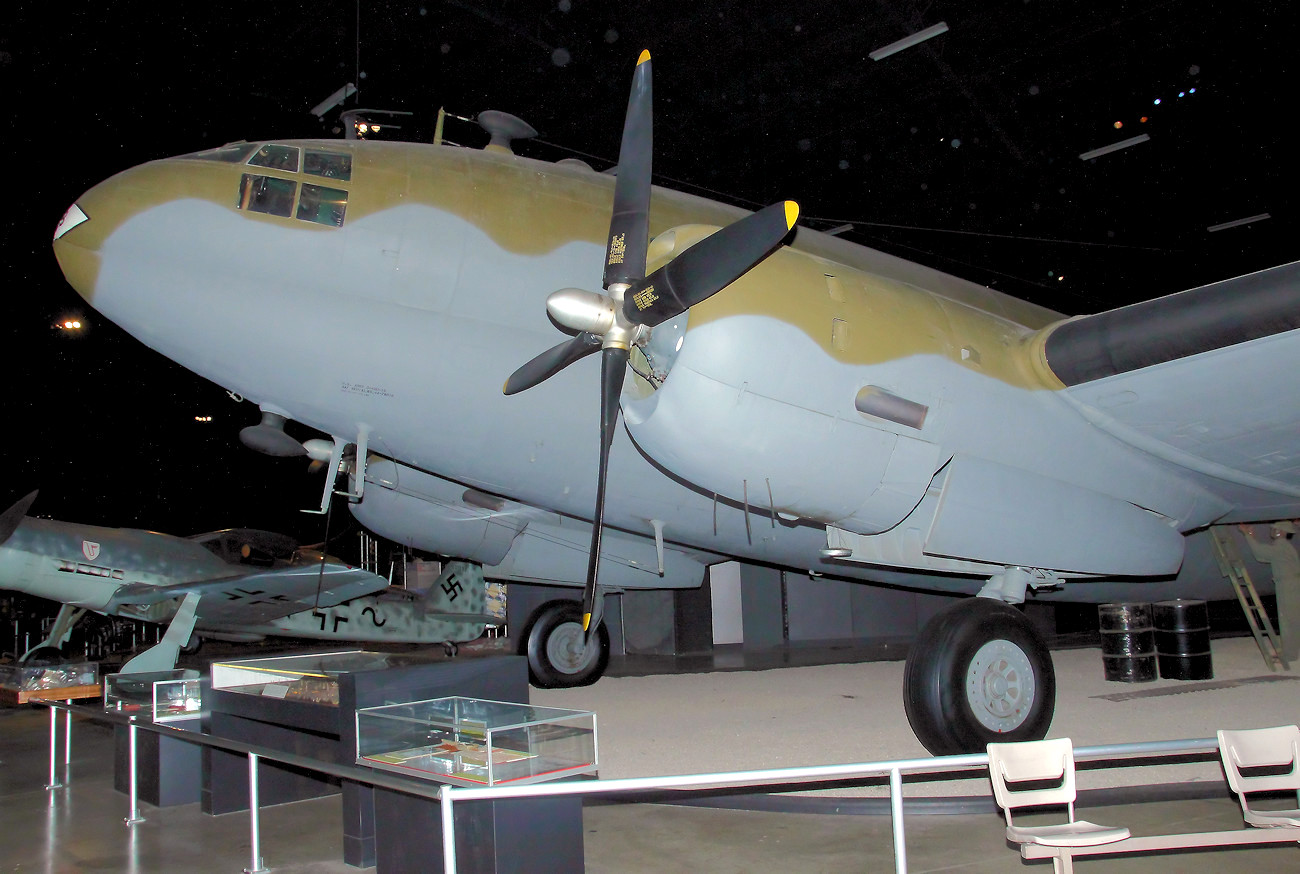 Curtiss C-46 Commando - Tranporter