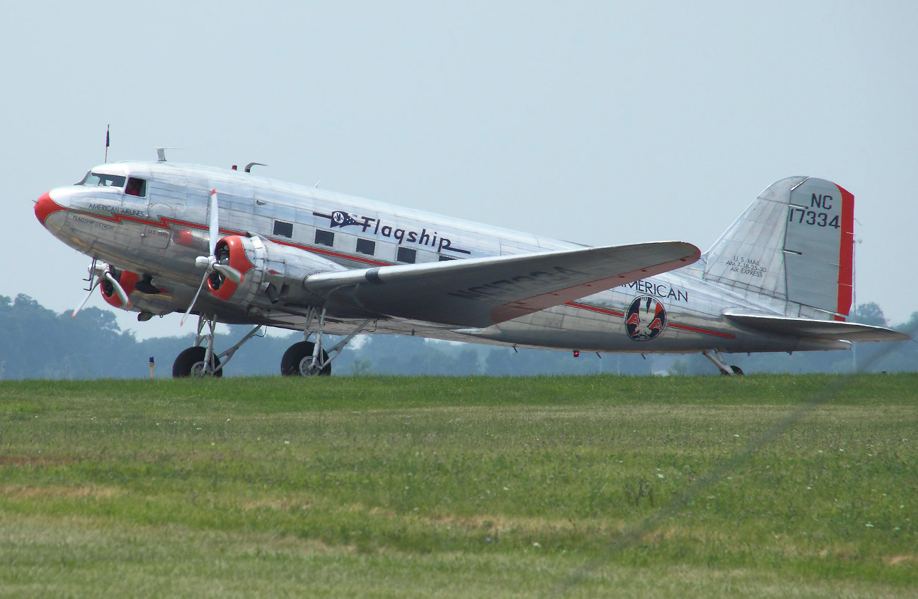 Douglas DC-3 - Passagierflugzeug