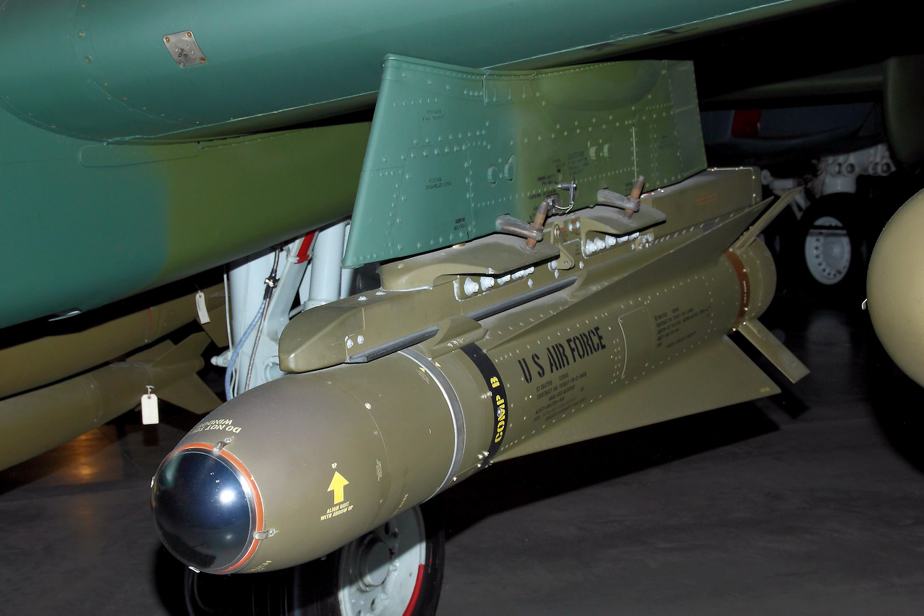 Fairchild Republic A-10 Thunderbolt II - Bombe
