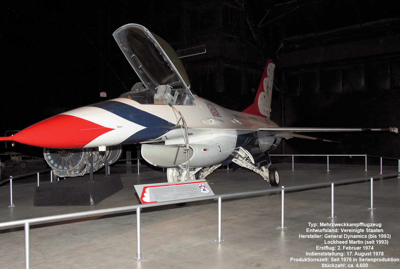 General Dynamics F-16A Fighting Falcon - Die "Thunderbirds" sind eine Kunstflugstaffel der United States Air Force